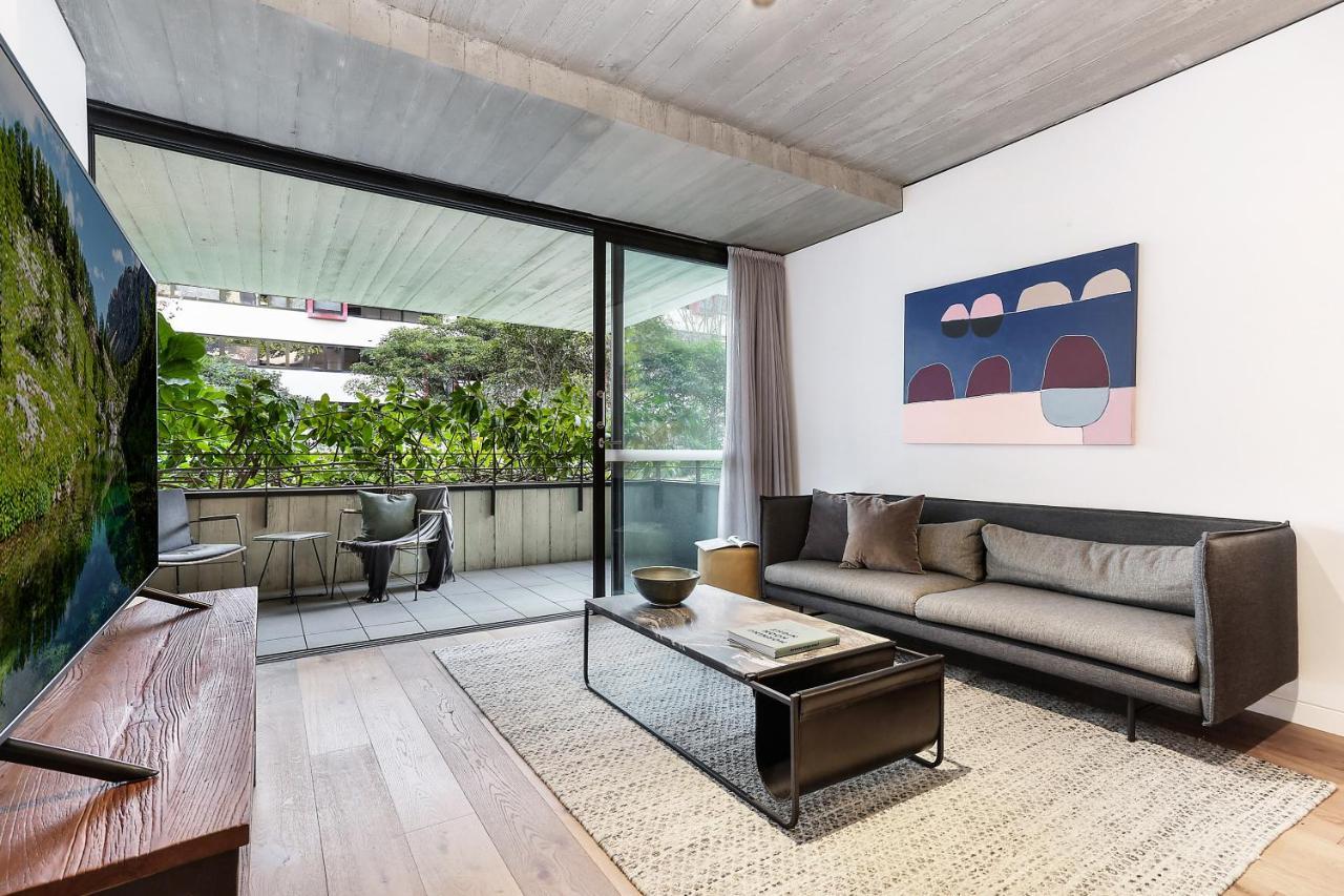 Stylish 1 Bedroom Retreat In Trendy Surry Hills - 6 Brk Sydney